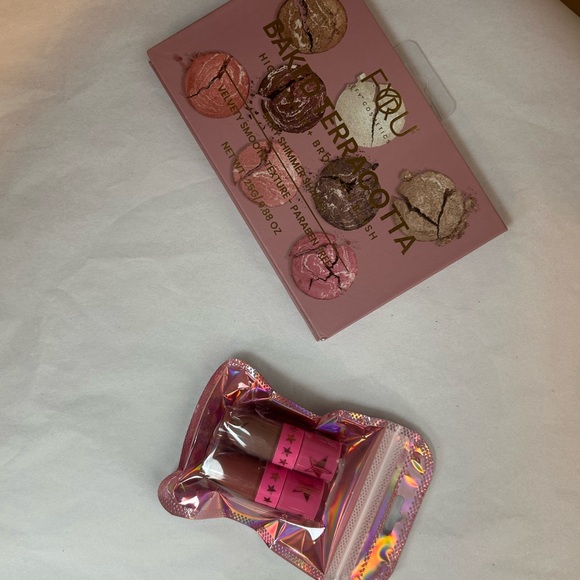 Make up Bundle, Baked Terracotta Blush Set and Jeffree Star minis - Picture 12 of 13